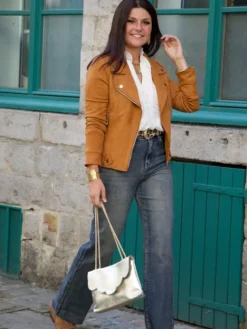 Shop Chemise Athéna Beige Blouses & Chemises