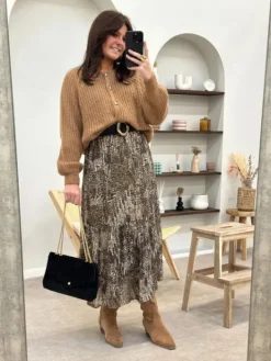 Shop Gilet Deva Camel Pulls Et Gilets