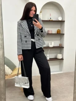 Flash Sale Pull Karolina Noir Pulls Et Gilets